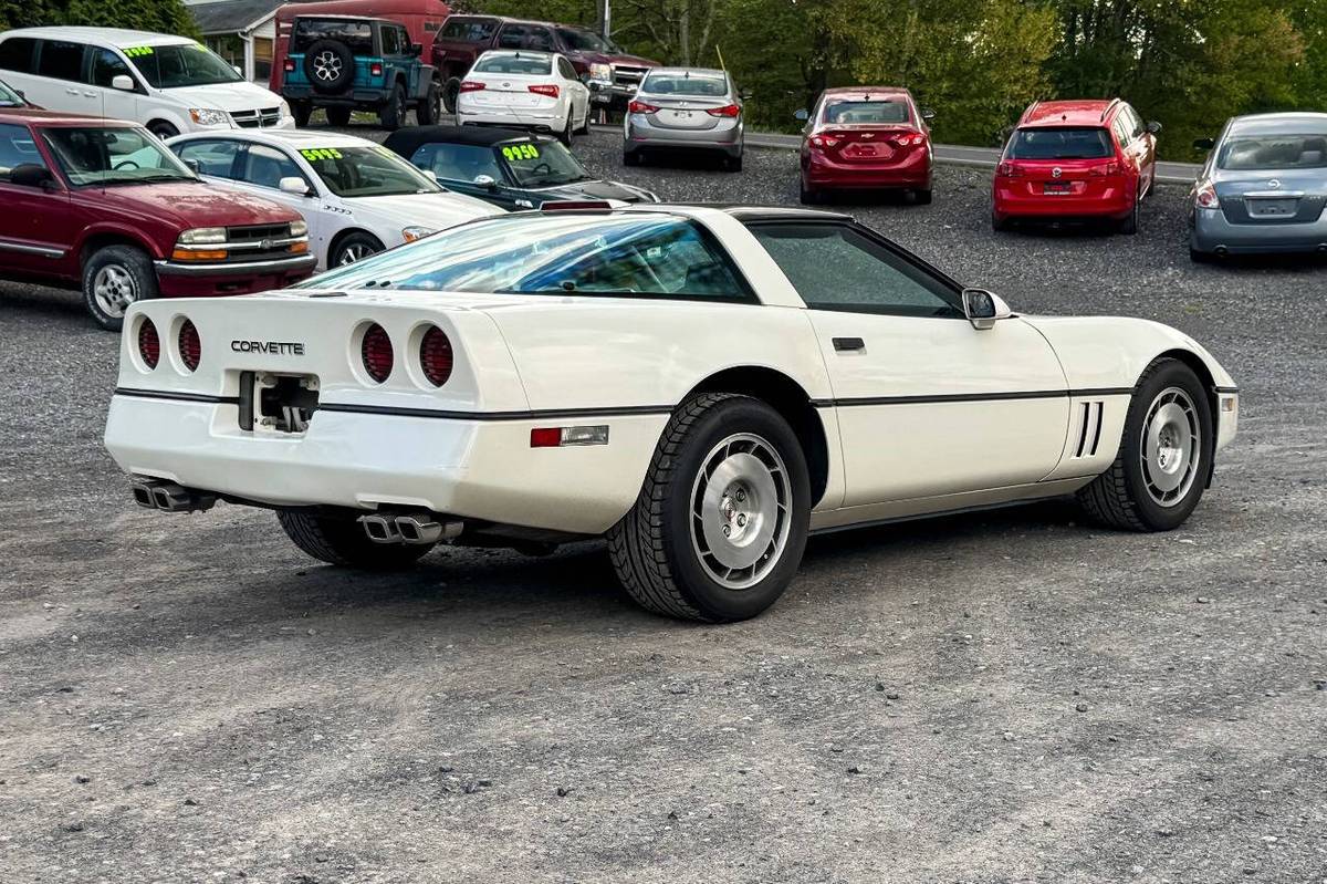 Chevrolet-Corvette-1986-20