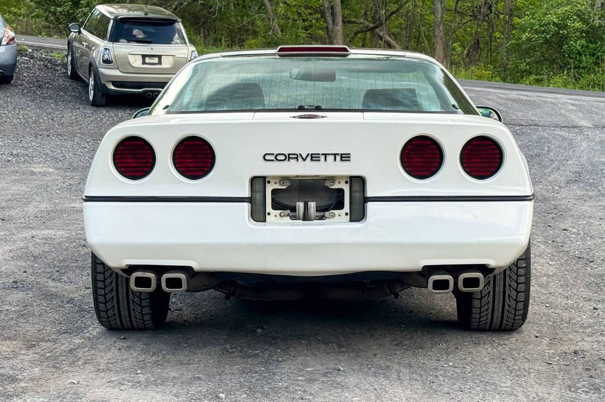Chevrolet-Corvette-1986-21