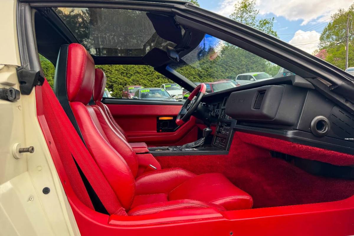 Chevrolet-Corvette-1986-6