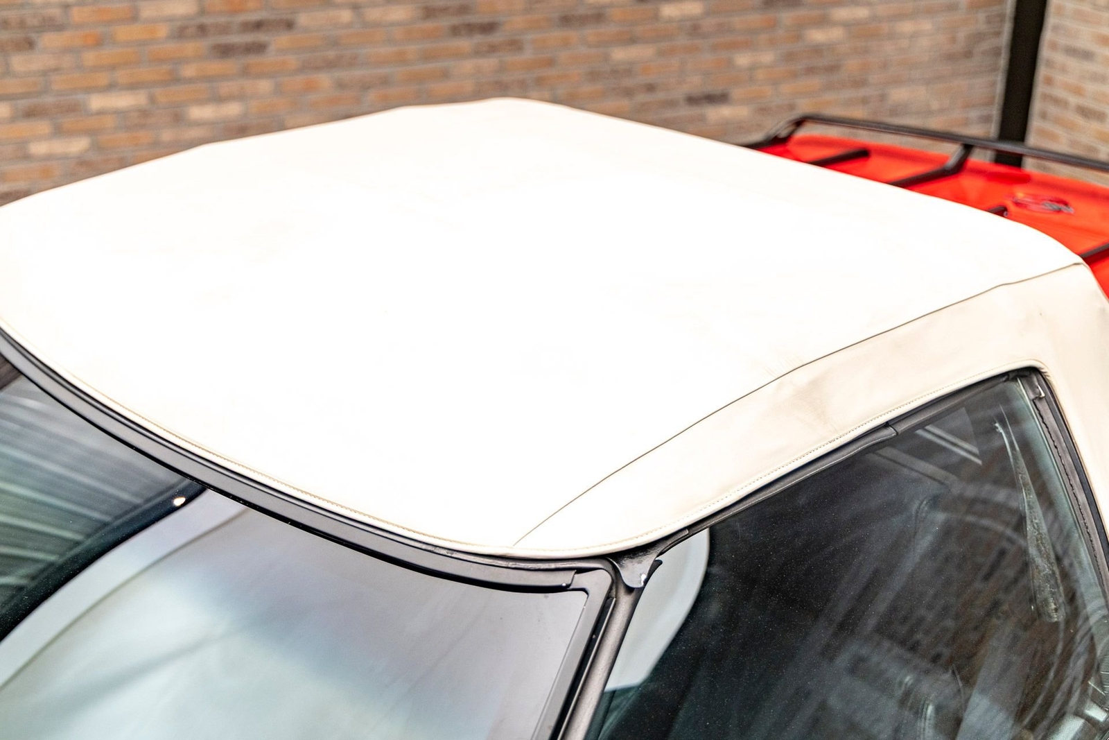 Chevrolet-Corvette-1986-Convertible-18