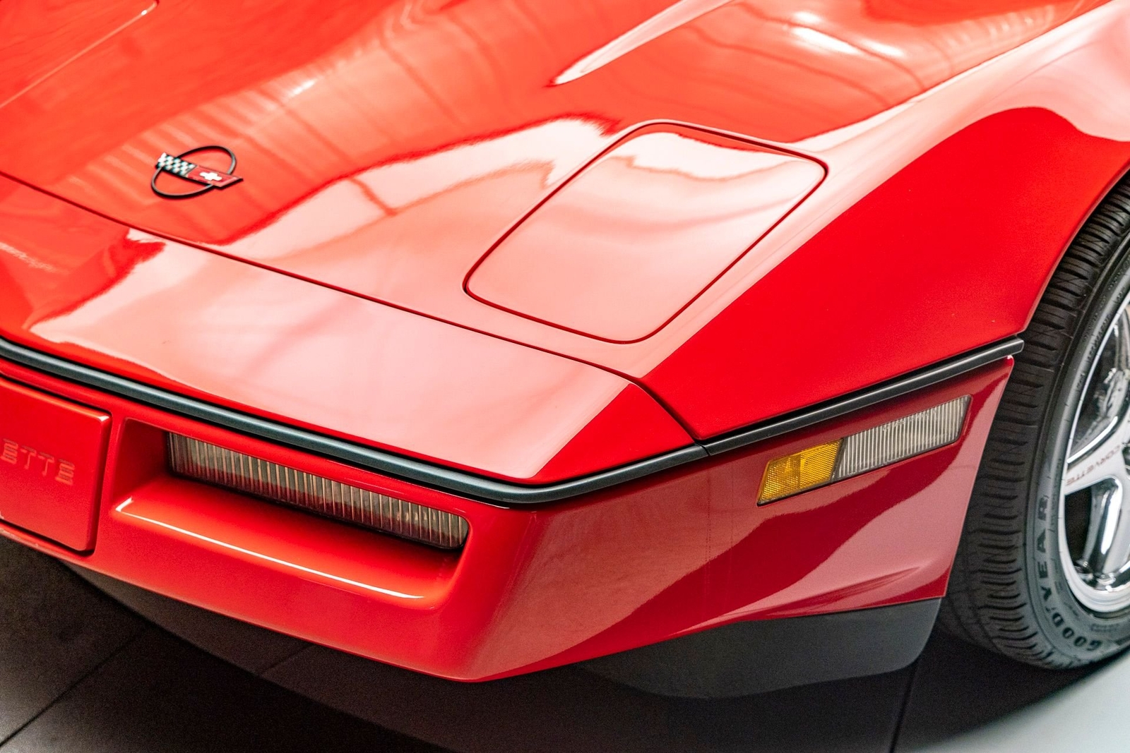 Chevrolet-Corvette-1986-Convertible-22