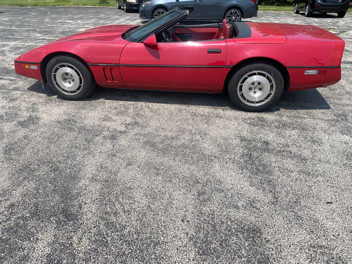 Chevrolet Corvette  1986 red