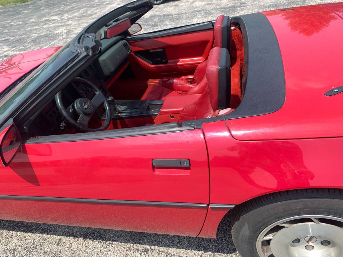 Chevrolet-Corvette-1986-red-2