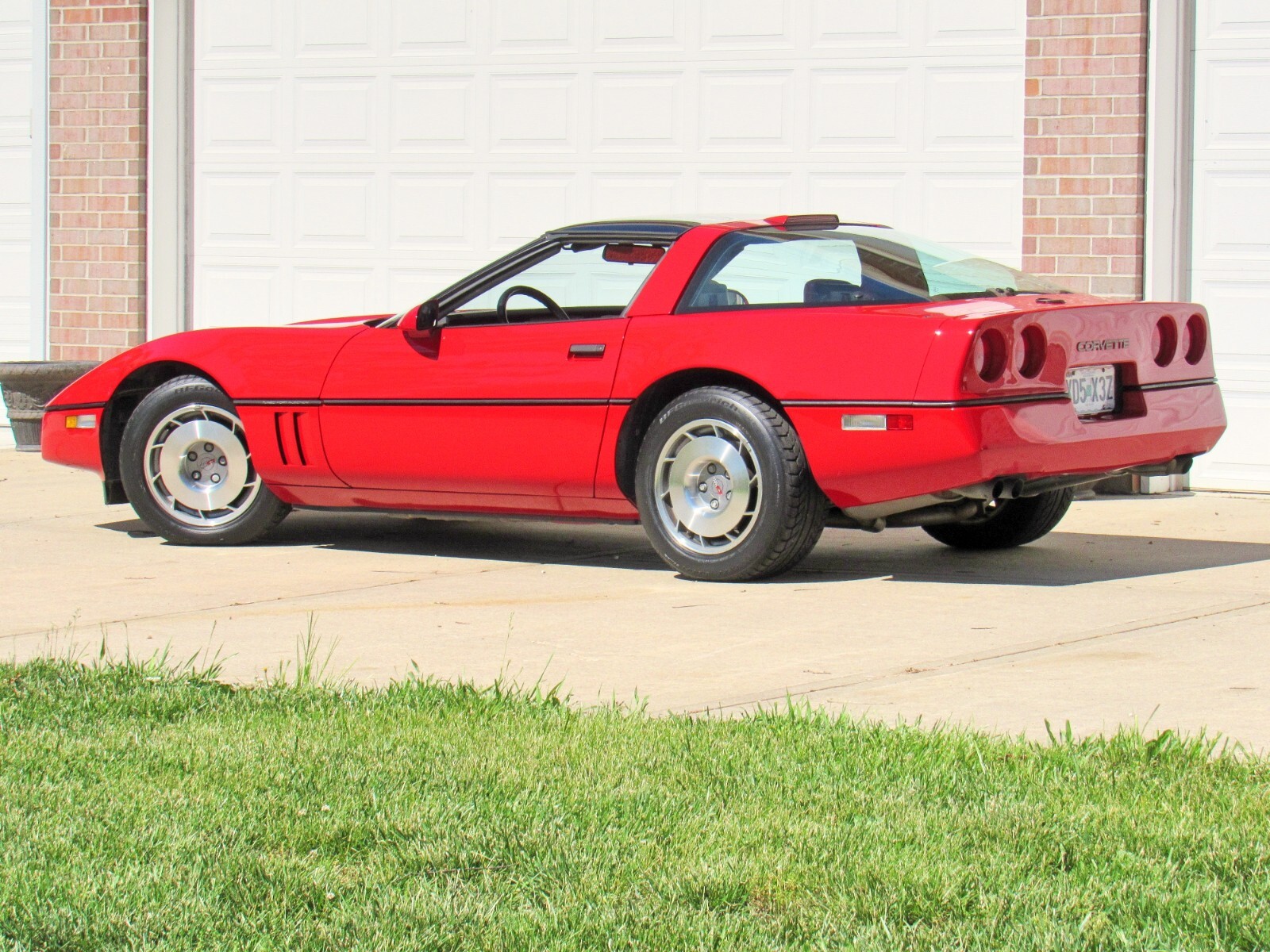 Chevrolet-Corvette-1987-Coupe-1
