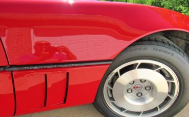 Chevrolet-Corvette-1987-Coupe-30
