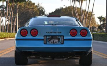Chevrolet-Corvette-1987-Coupe-4