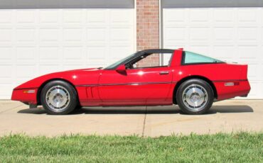 Chevrolet-Corvette-1987-red-1
