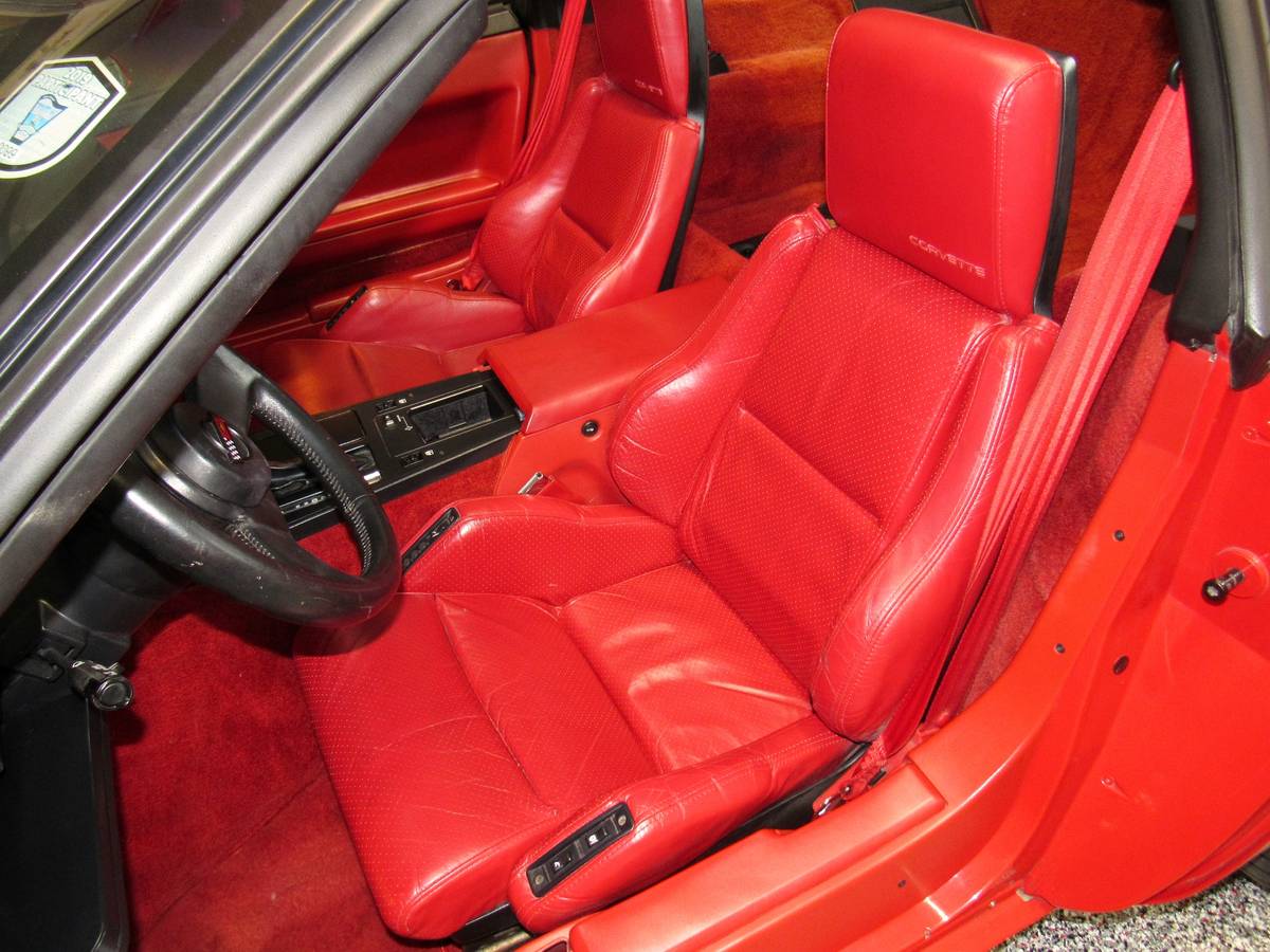 Chevrolet-Corvette-1987-red-12