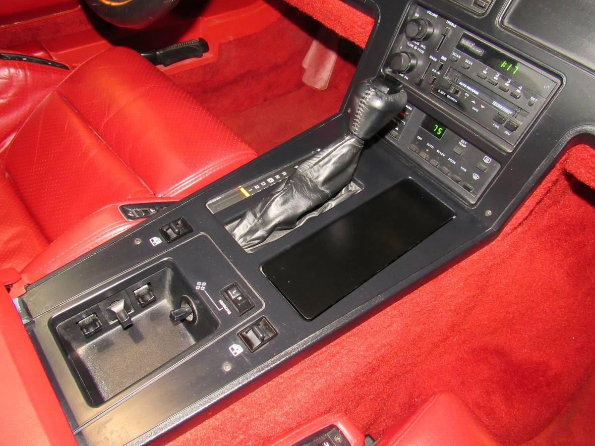 Chevrolet-Corvette-1987-red-16