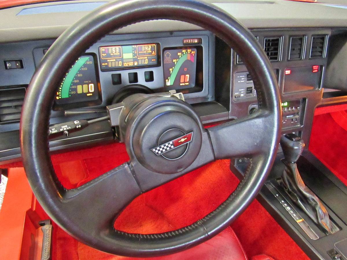 Chevrolet-Corvette-1987-red-17