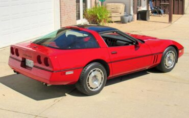 Chevrolet-Corvette-1987-red-2