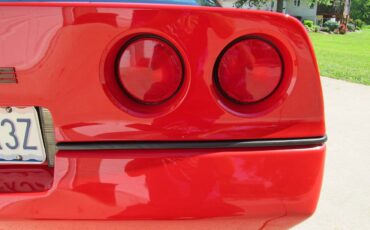 Chevrolet-Corvette-1987-red-5