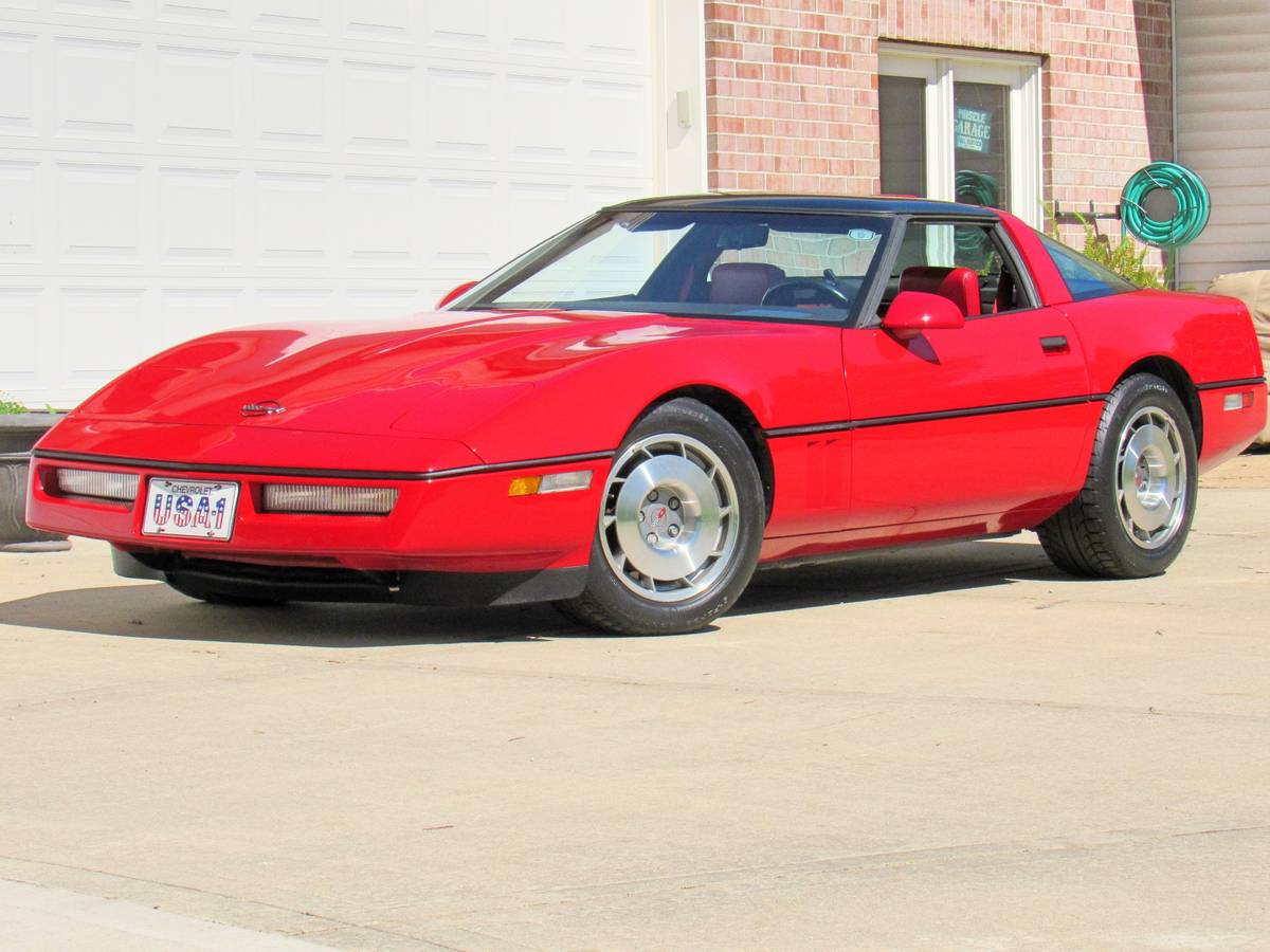 Chevrolet Corvette  1987 red