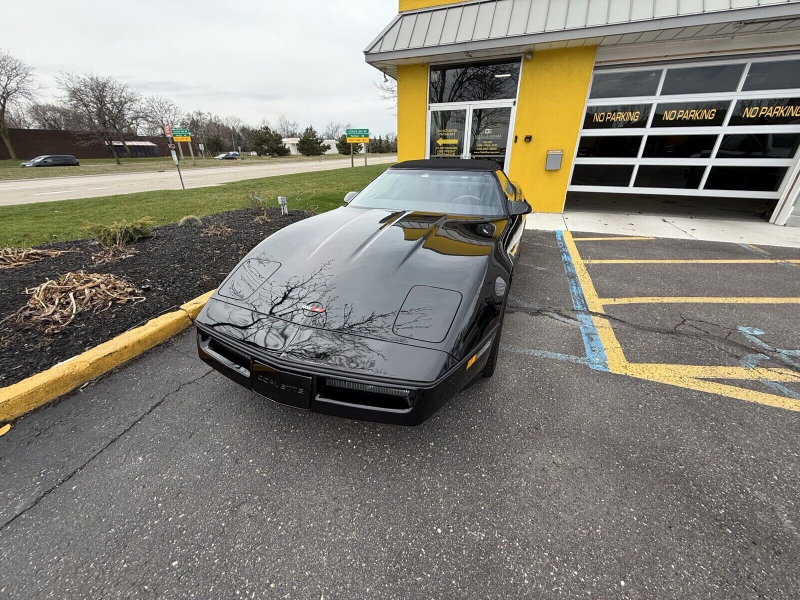 Chevrolet-Corvette-1988-1