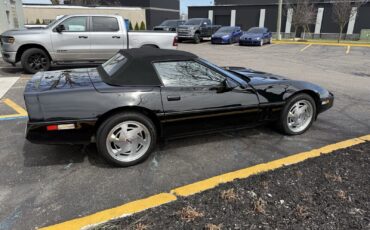 Chevrolet-Corvette-1988-12