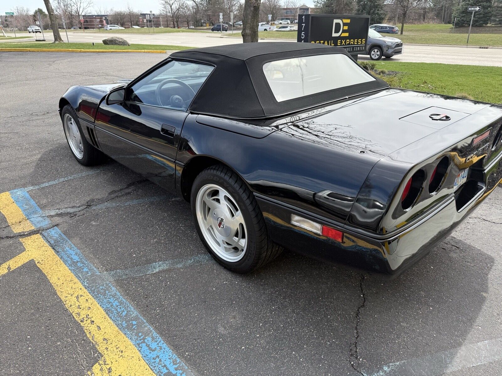 Chevrolet-Corvette-1988-14
