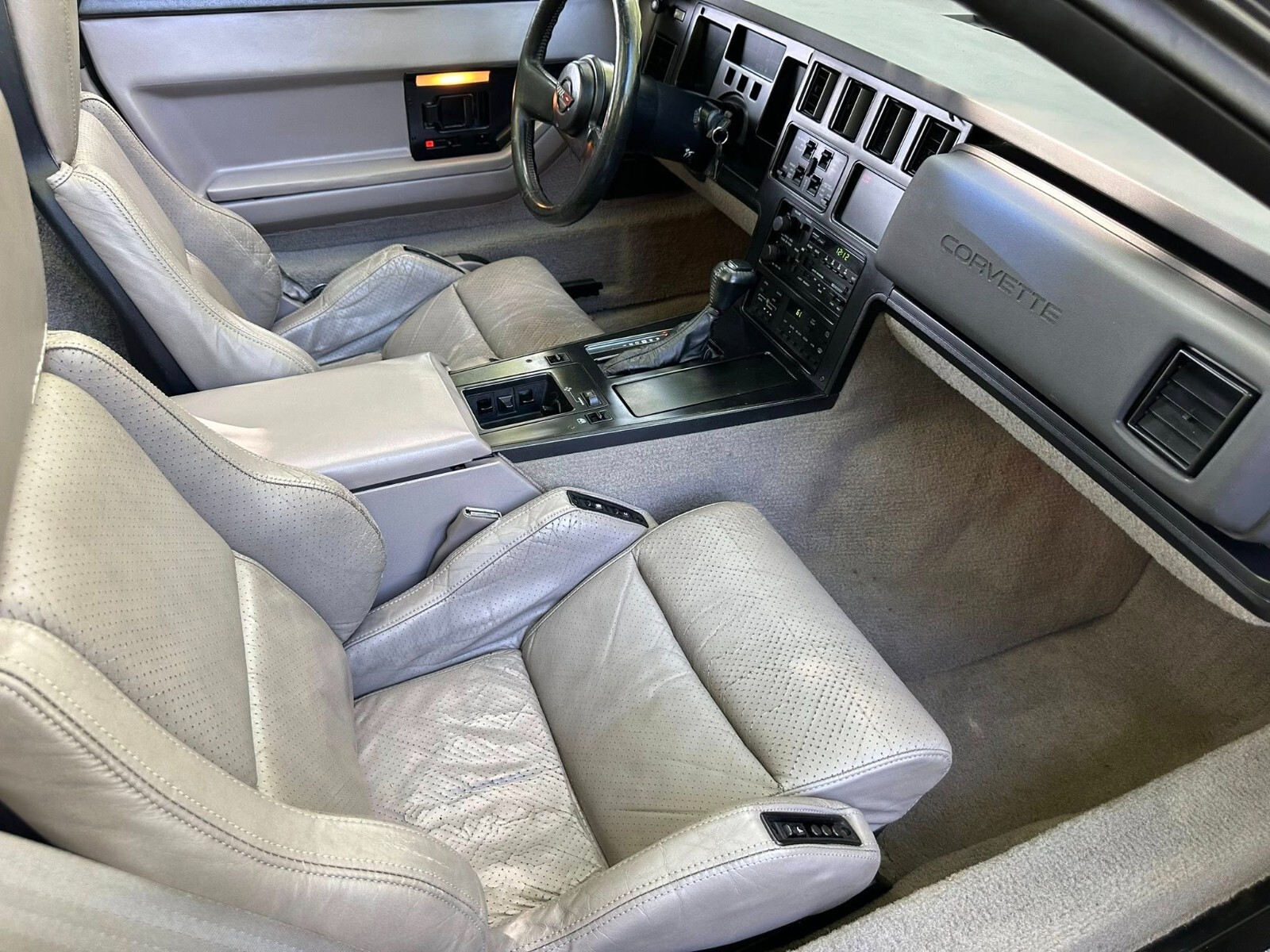 Chevrolet-Corvette-1988-Convertible-15