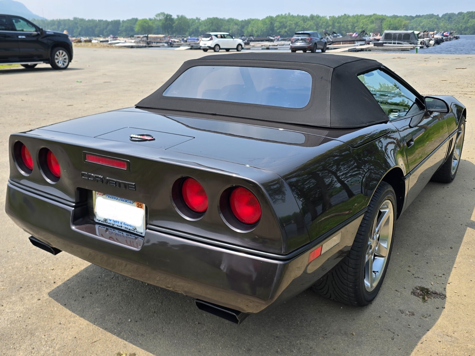 Chevrolet-Corvette-1988-Convertible-2