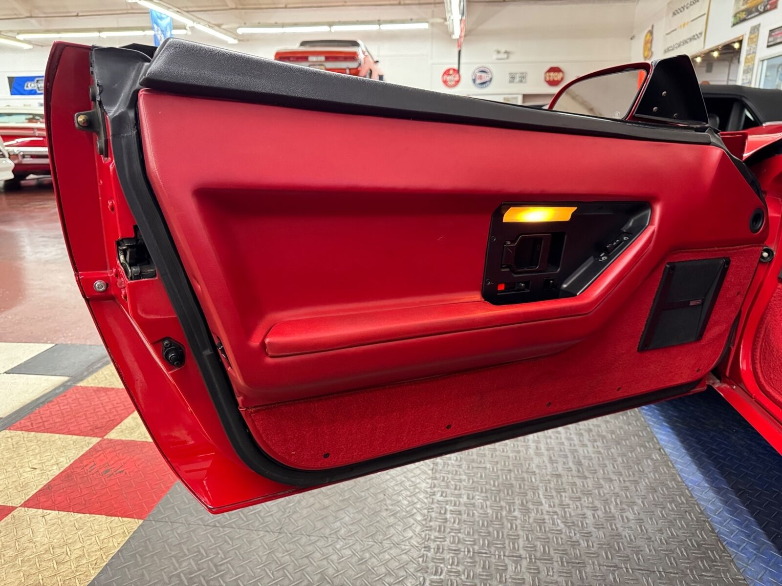 Chevrolet-Corvette-1988-Convertible-36