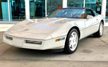 Chevrolet-Corvette-1988-Hatchback-10