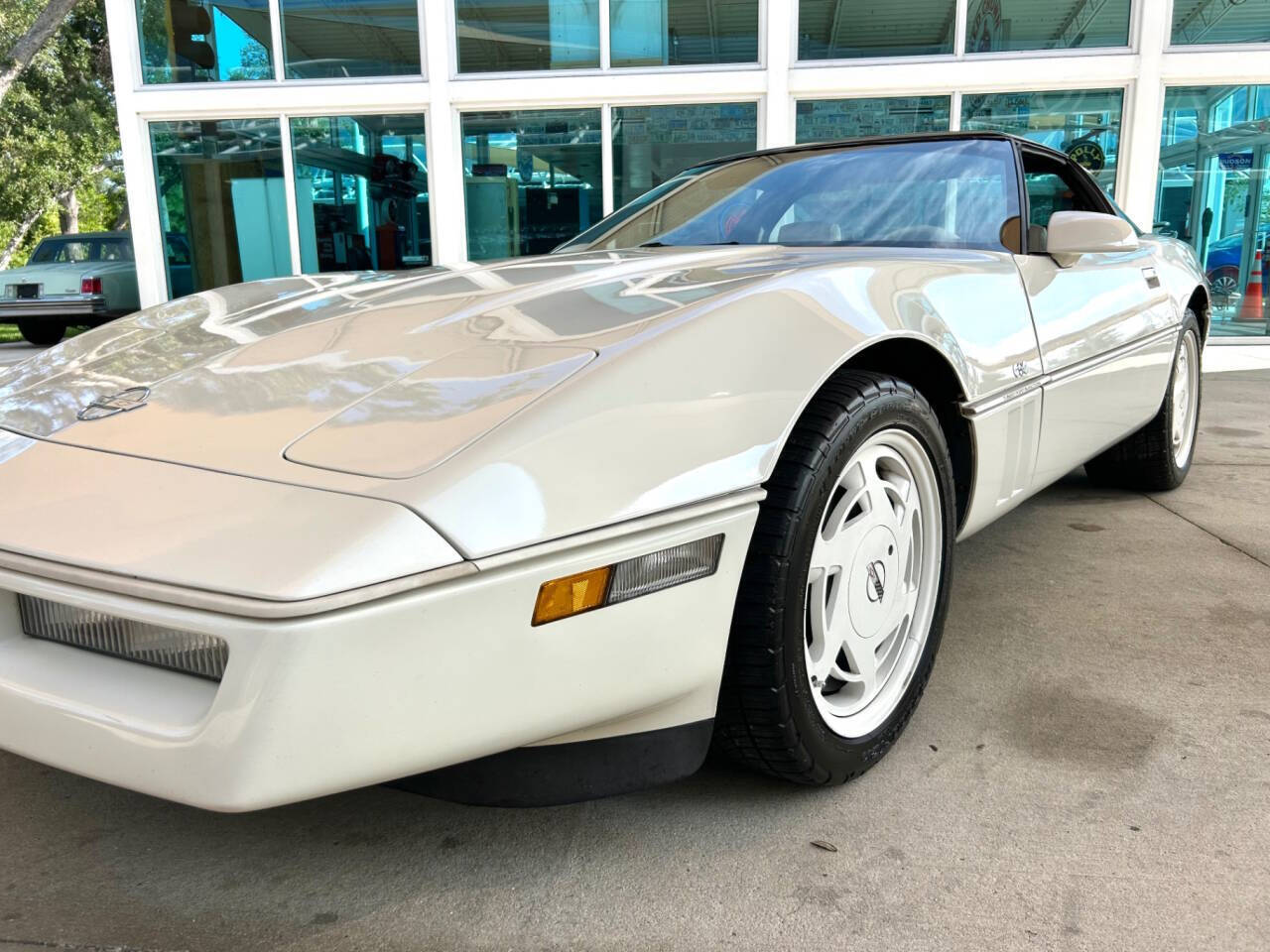 Chevrolet-Corvette-1988-Hatchback-11