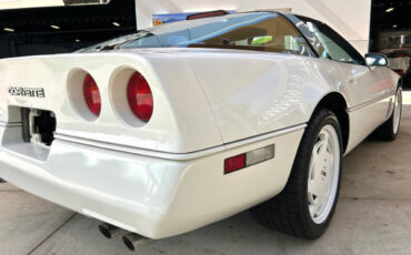 Chevrolet-Corvette-1988-Hatchback-15