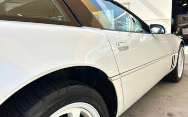 Chevrolet-Corvette-1988-Hatchback-16