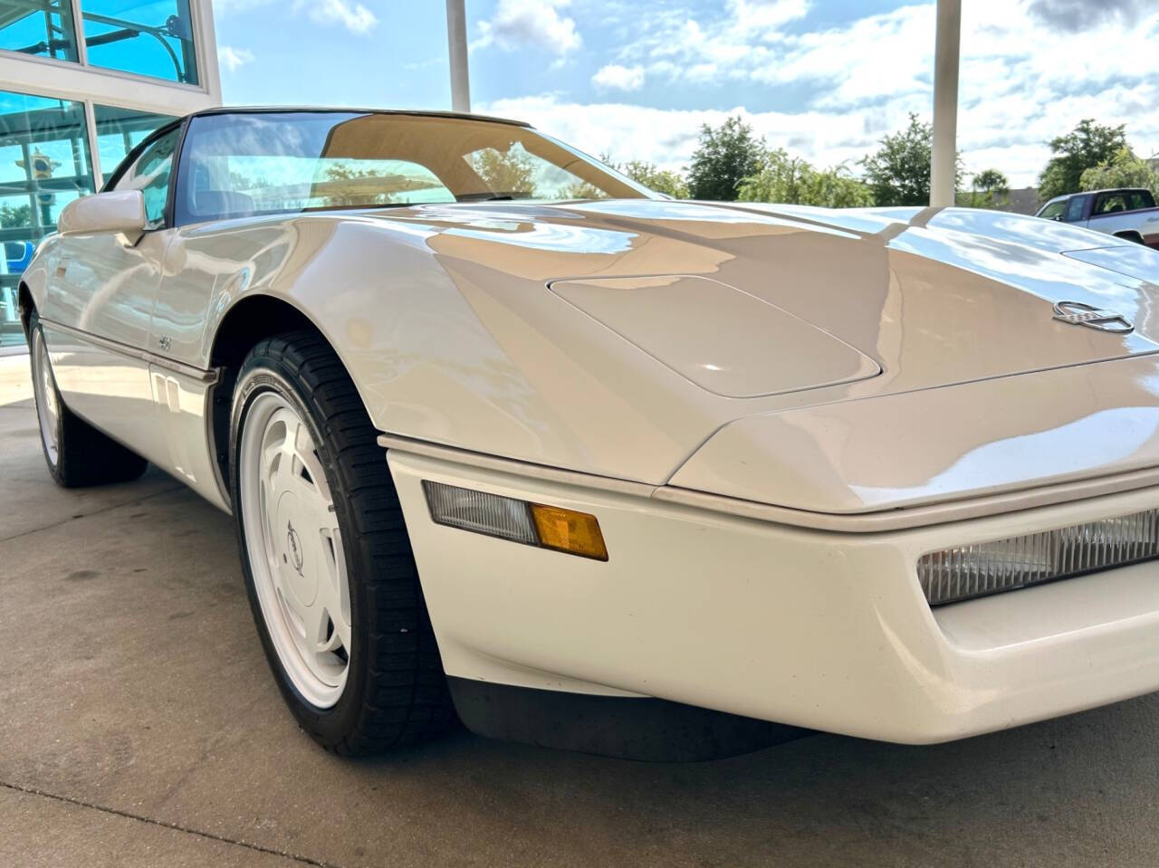 Chevrolet-Corvette-1988-Hatchback-18