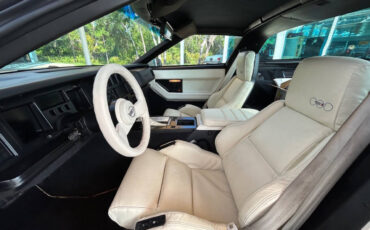 Chevrolet-Corvette-1988-Hatchback-24