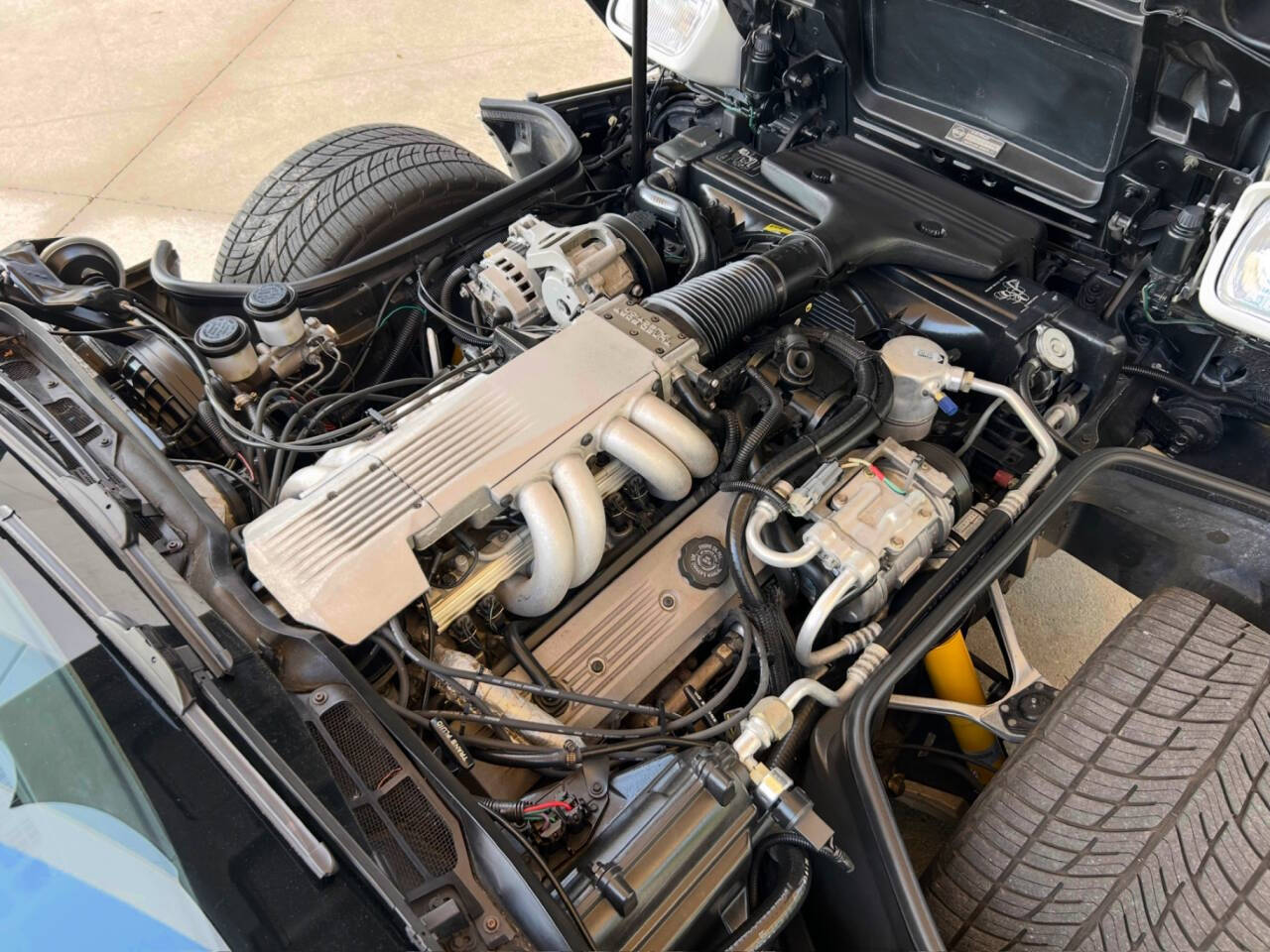 Chevrolet-Corvette-1988-Hatchback-37