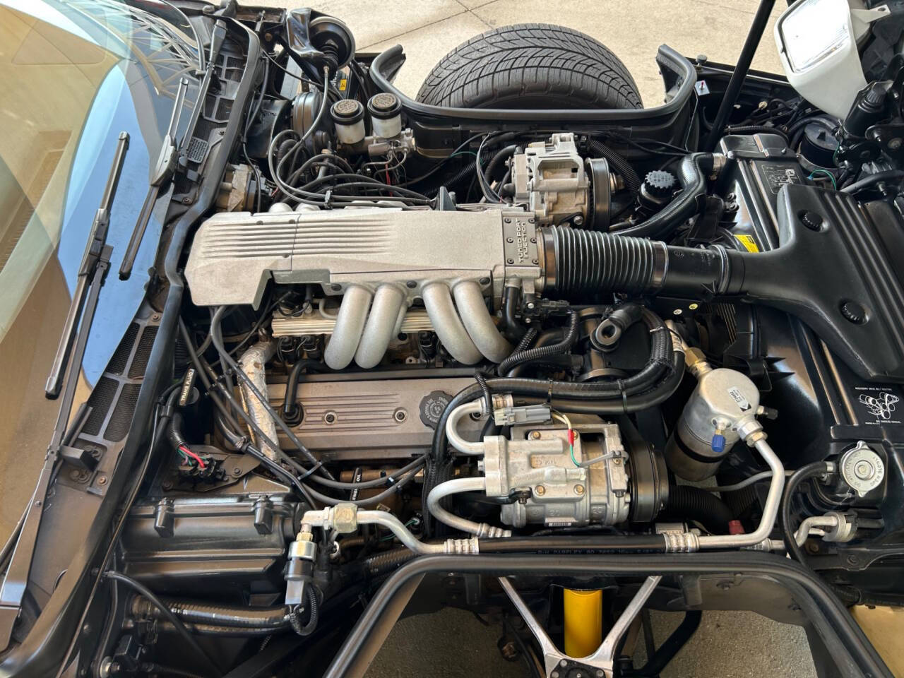 Chevrolet-Corvette-1988-Hatchback-38