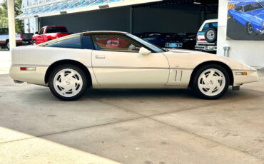 Chevrolet-Corvette-1988-Hatchback-4