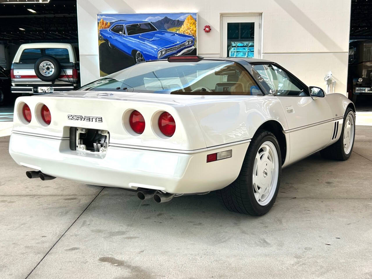 Chevrolet-Corvette-1988-Hatchback-5