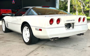 Chevrolet-Corvette-1988-Hatchback-8