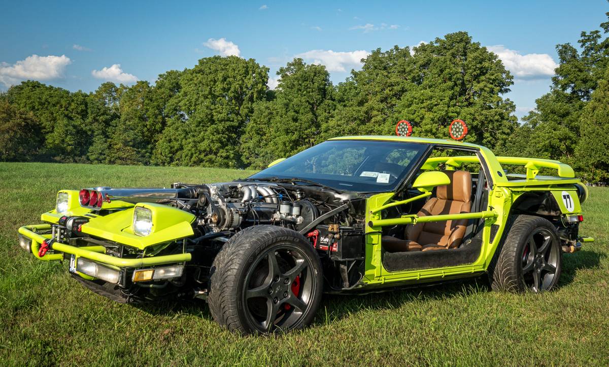 Chevrolet Corvette  1988 green
