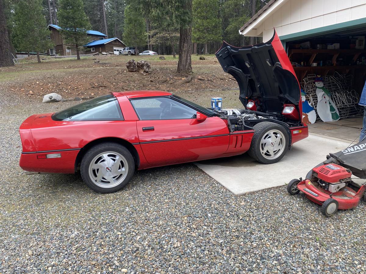 Chevrolet-Corvette-1988-red-4