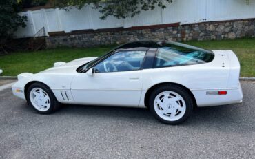 Chevrolet-Corvette-1988-white