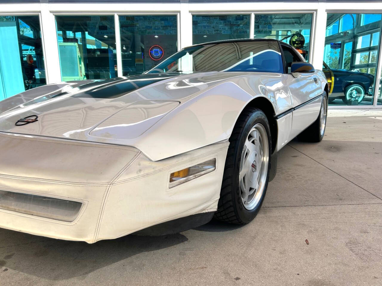Chevrolet-Corvette-1989-Hatchback-10