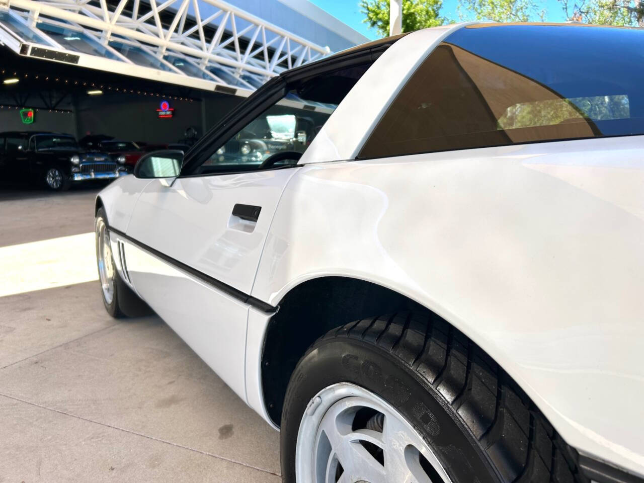 Chevrolet-Corvette-1989-Hatchback-12