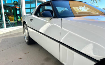 Chevrolet-Corvette-1989-Hatchback-16
