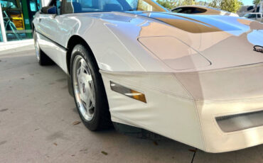 Chevrolet-Corvette-1989-Hatchback-17