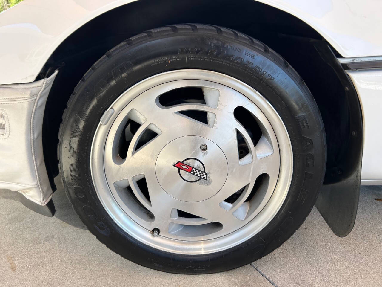 Chevrolet-Corvette-1989-Hatchback-18