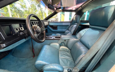 Chevrolet-Corvette-1989-Hatchback-23