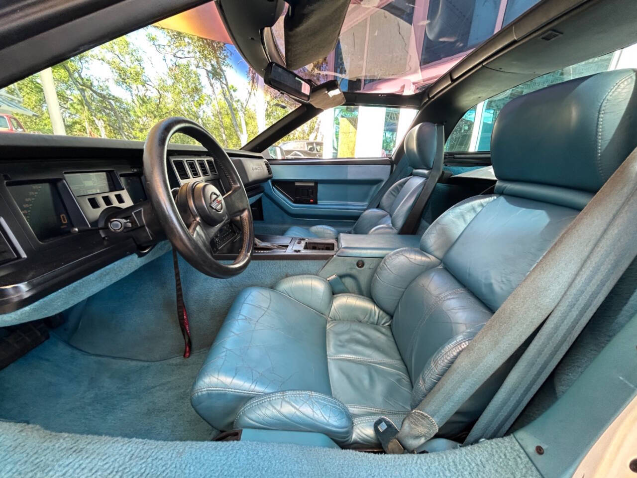 Chevrolet-Corvette-1989-Hatchback-23