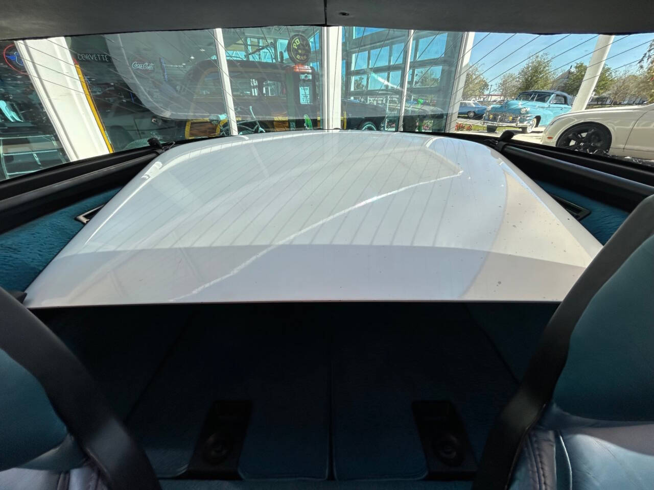 Chevrolet-Corvette-1989-Hatchback-25