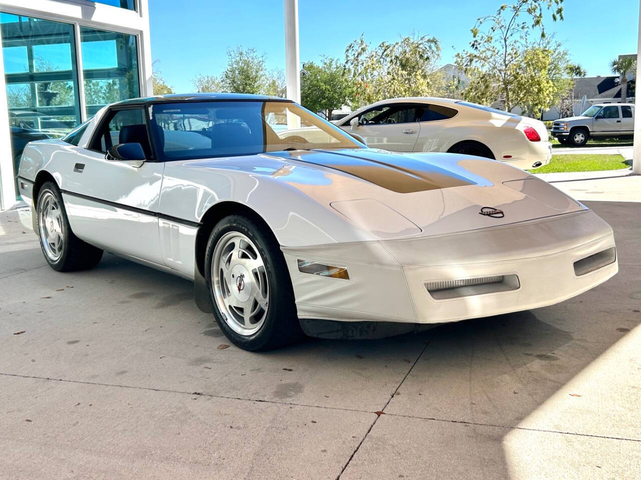 Chevrolet-Corvette-1989-Hatchback-3