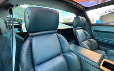 Chevrolet-Corvette-1989-Hatchback-30