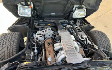 Chevrolet-Corvette-1989-Hatchback-35