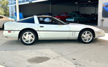 Chevrolet-Corvette-1989-Hatchback-4