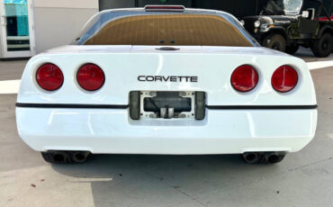 Chevrolet-Corvette-1989-Hatchback-6